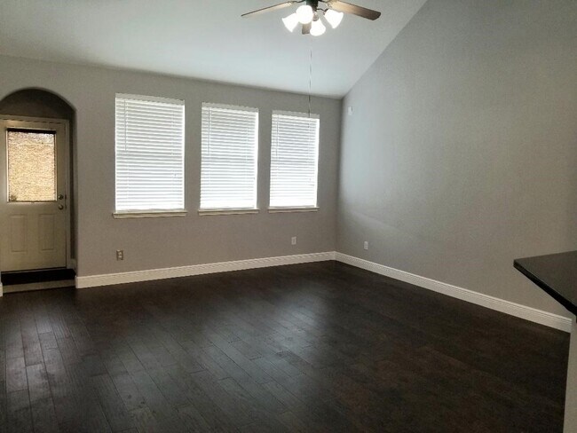 Photo - 6310 Wilshire Fern