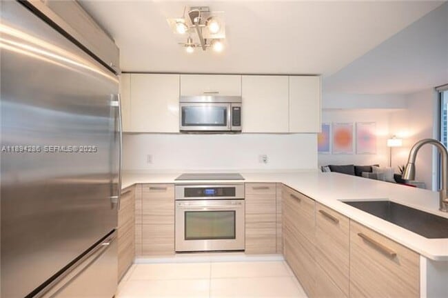Photo - 1300 Brickell Bay Dr Unit 1300 Brickell Bay Dr # 1601