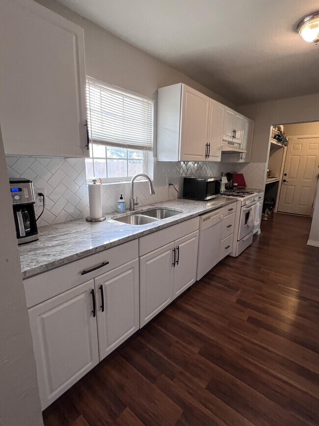 Photo - 515 E Main St