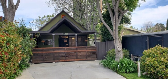 Building Photo - 3016 Court St Unit 3016ACourtst.