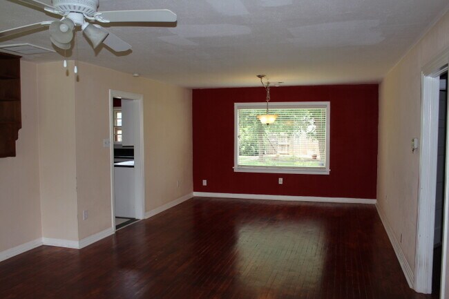 Photo - 2418 32nd St