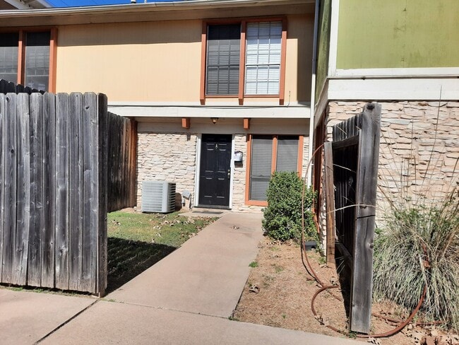 Photo - 7206 Creekside Dr