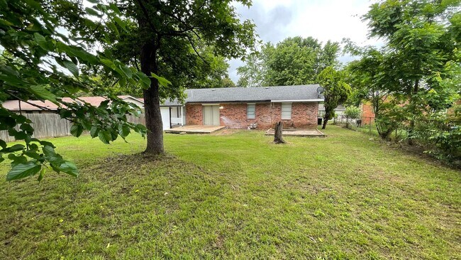 Photo - inviting & comfortable3 Bed 1 Bath House