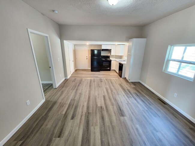 Photo - Spacious 3-Bedroom, 1-Bathroom Home AVAILABLE NOW!!