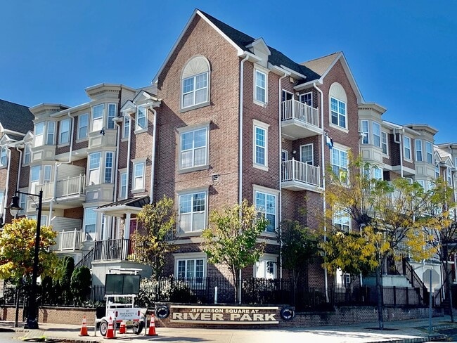 Building Photo - 200 Dey St Unit 262