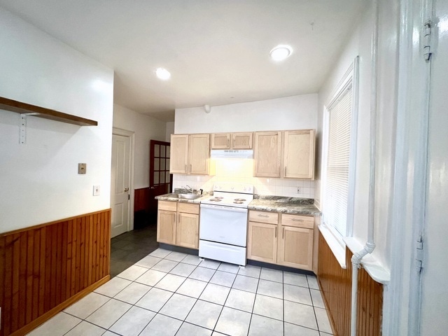 Building Photo - 1539 N Jackson St Unit #2  Rear