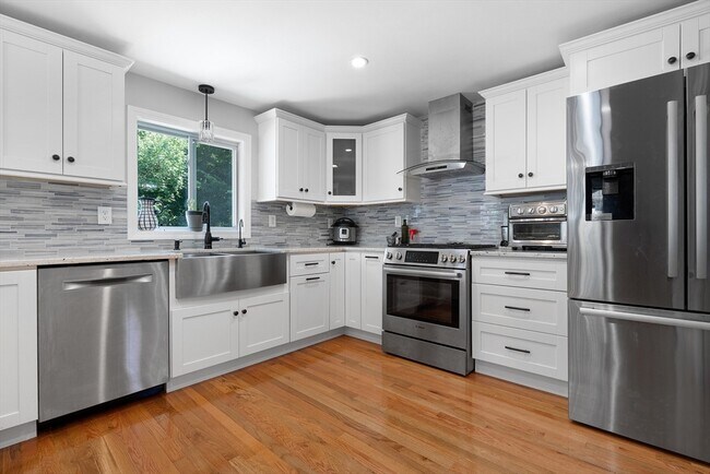 Photo - 440 S Main St