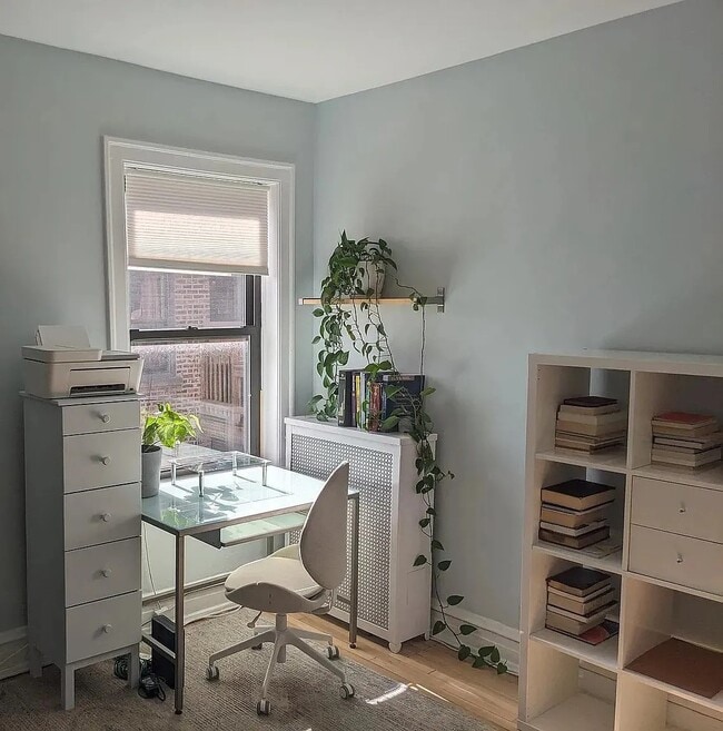 Photo - 5459 S Ingleside Ave Unit 5459 S Ingleside Ave #3S