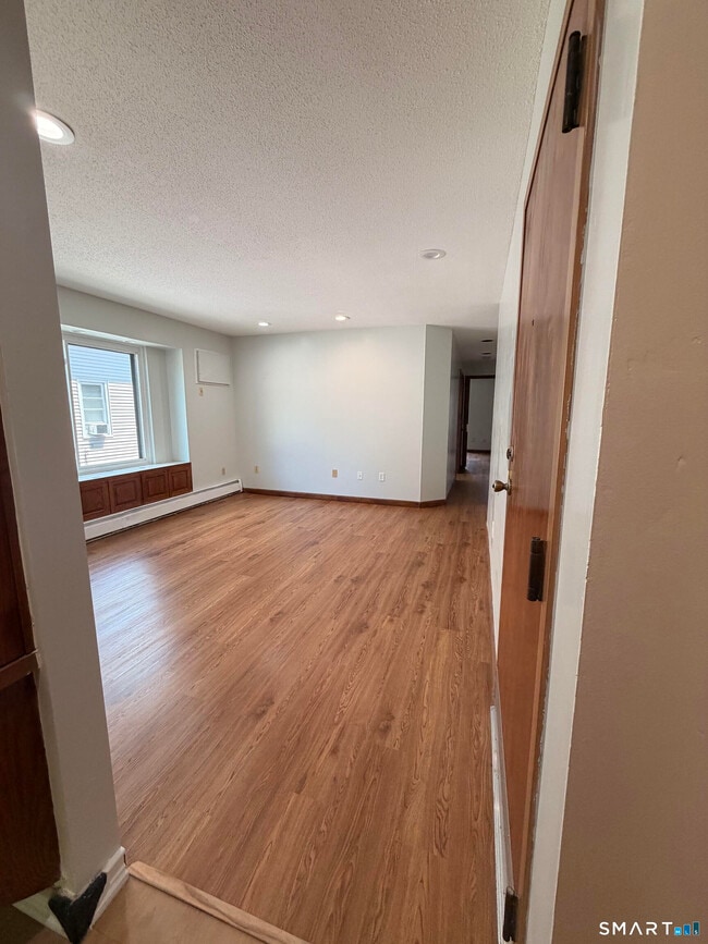 Building Photo - 69 Mountford St Unit 3A