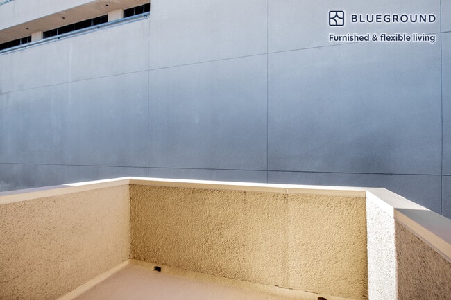 Photo - 467 Arnaz Dr Unidad FL4-ID369