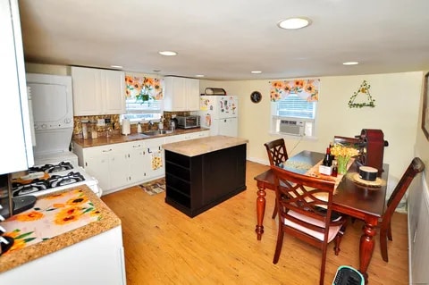 Photo - 349 Naubuc Ave Unit B