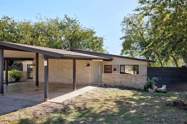 Photo - 1905 Cedar Ridge Dr