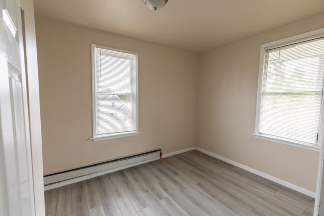 Photo - 154 Taylor St