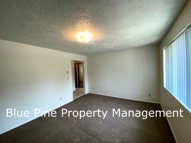 Photo - 252 W 19th St