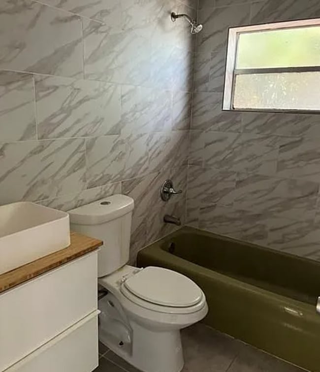 Photo - 513 SW 2nd Ct