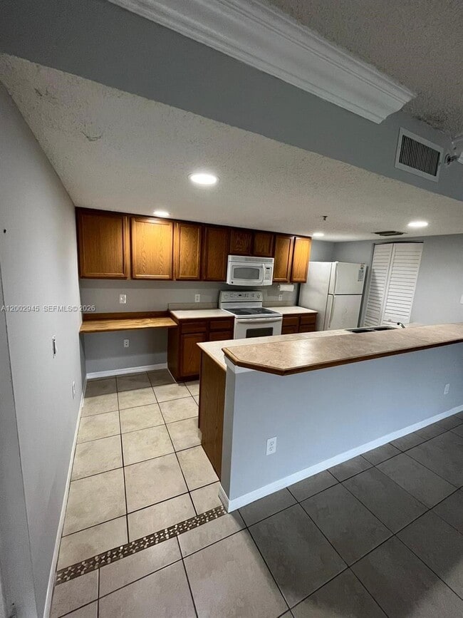 Photo - 9907 Westwood Dr Unit 17-2