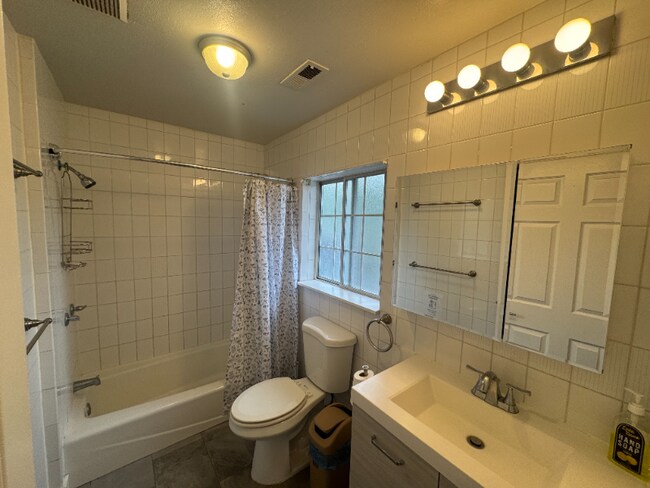 Photo - 546 E Delno Dr