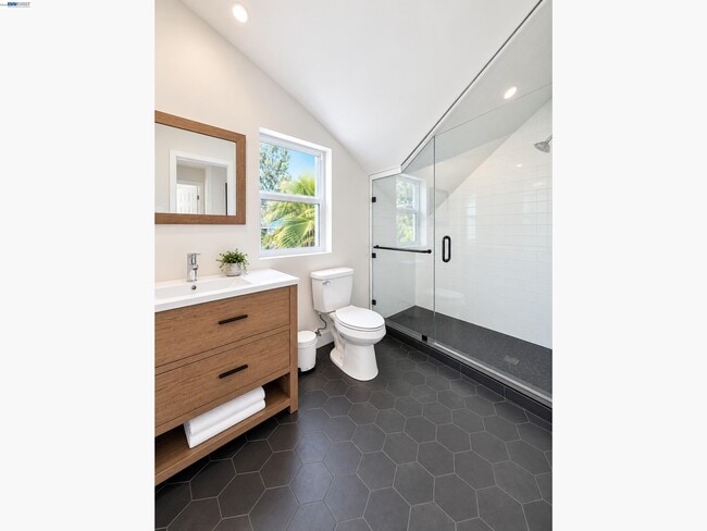 427 Locust St
