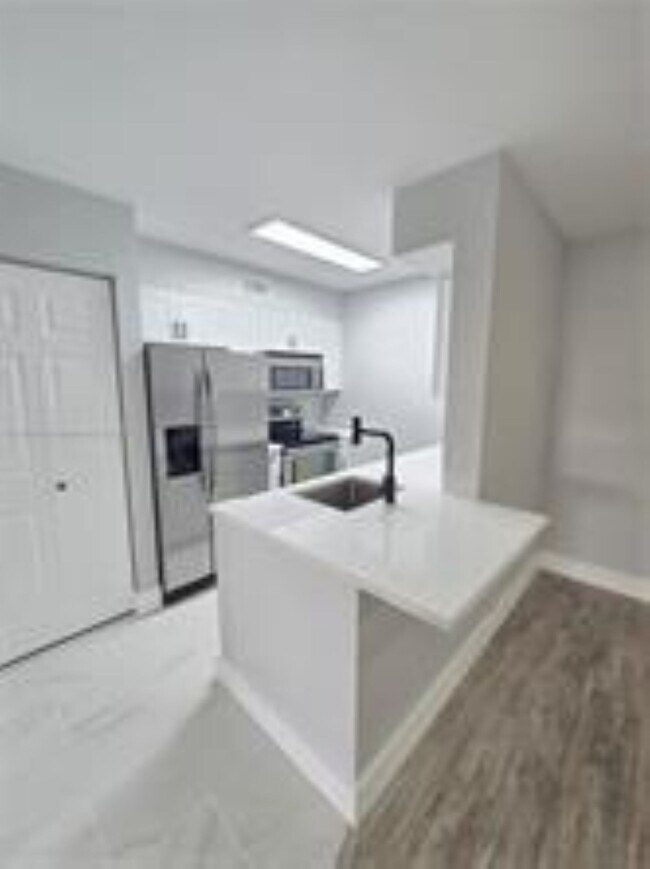 Photo - 2831 N Oakland Forest Dr Unit 108