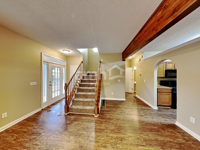 Photo - 2020 Foster Dr