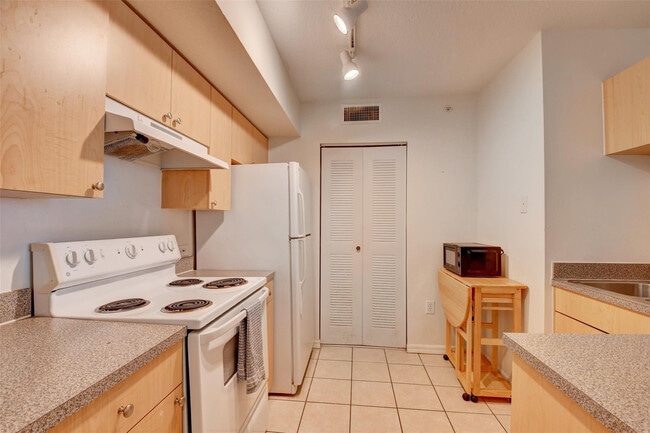 Photo - 703 Villa Cir Unit 703