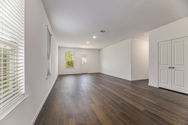 235 Pine cavern dr