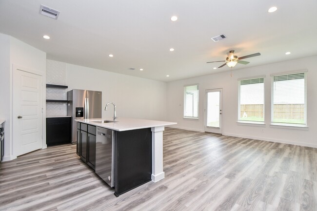 Building Photo - 3024 Crown Gate Dr Rental