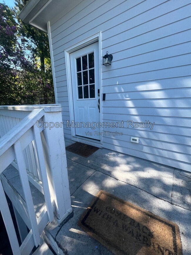 Photo - 7522 Burthe St Unit B