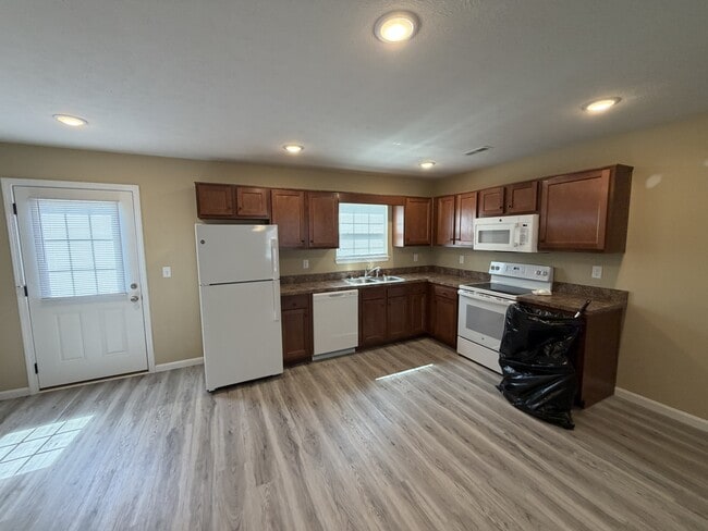 202 Pineview Dr