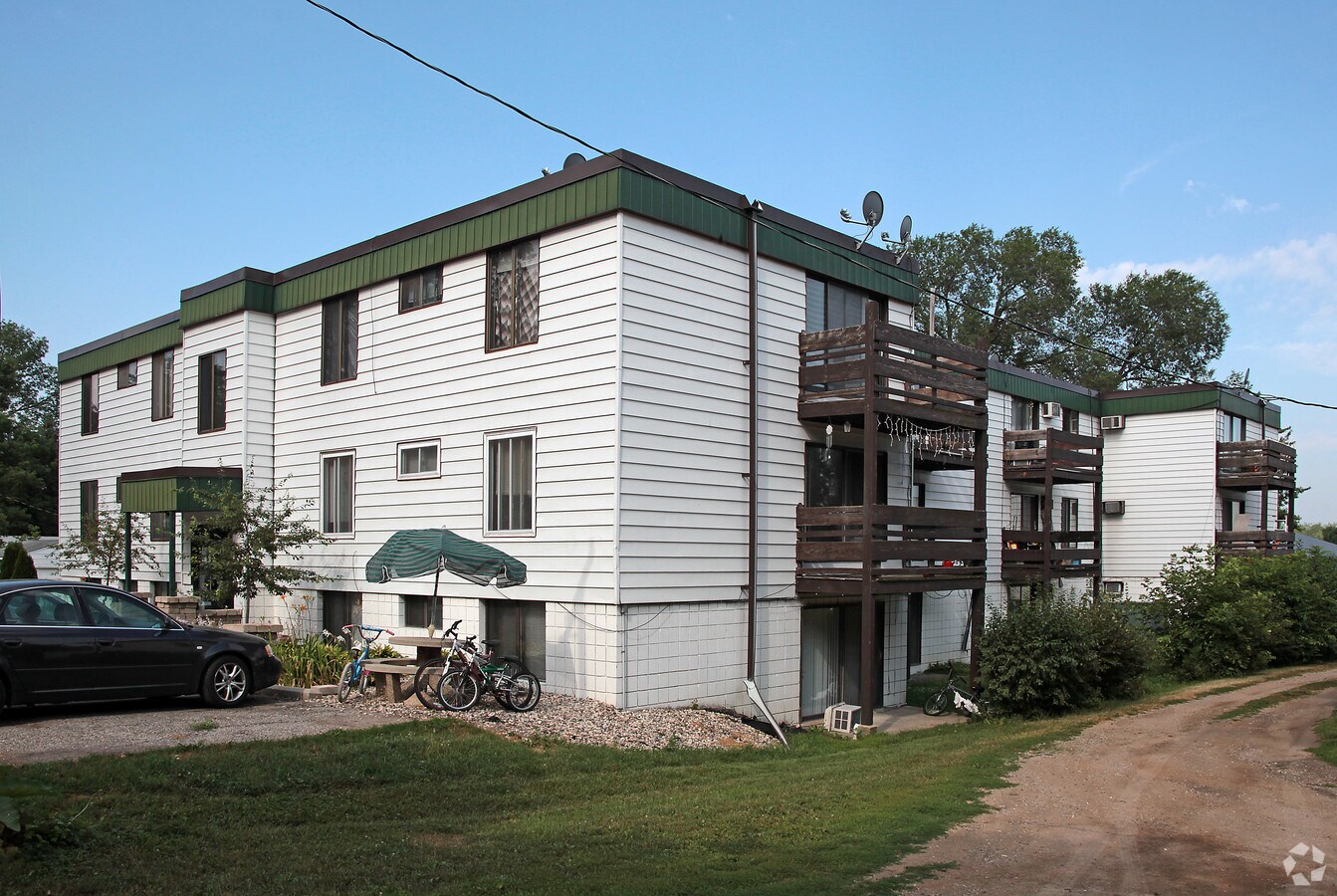 Greenwood Apartments - Greenwood Apartments
