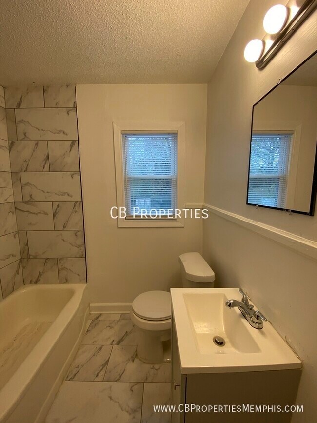 Photo - 1511 Delano Ave