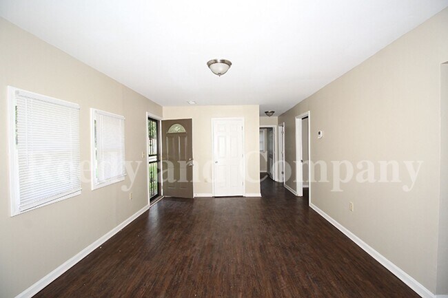 Photo - 961 Carrolton Rd