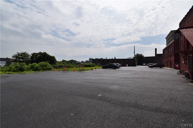 Photo - 152 Court St