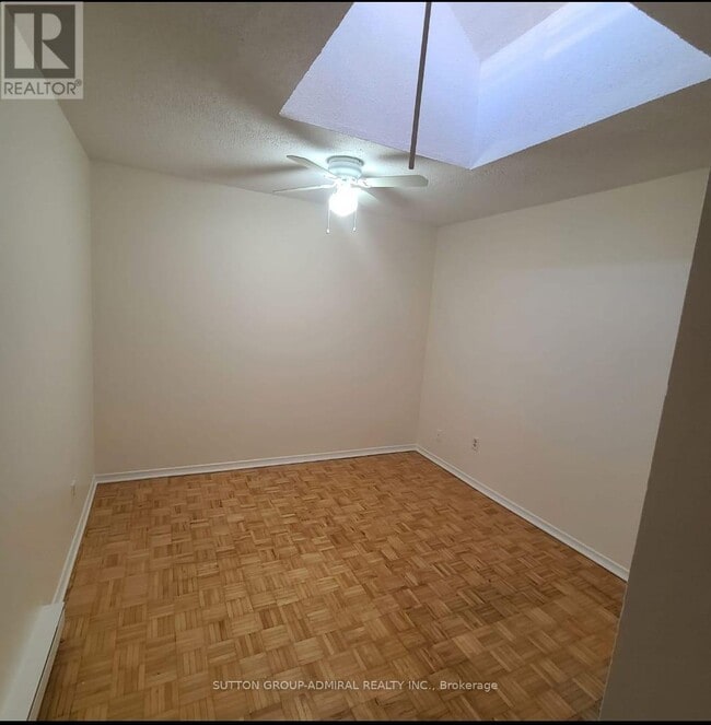 Photo - 5128A Dundas St W