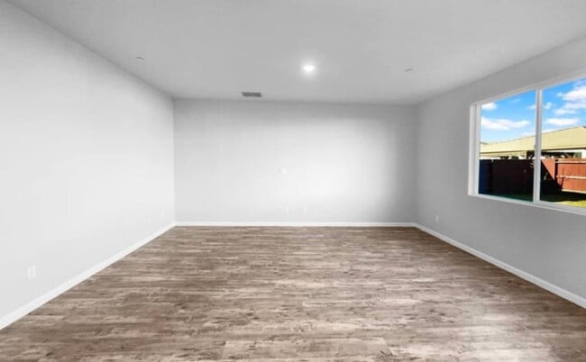 Photo - 8416 Tapies Way