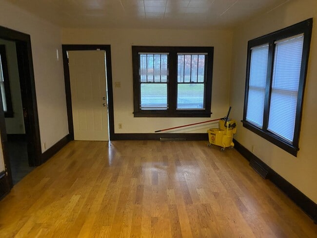 Photo - 2 Bedroom 1 bath with fenced in backyard $1200/mo