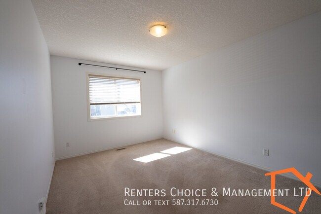 Photo - 3 Bedroom House With Yard, Lawn Care and Snow Removal Included