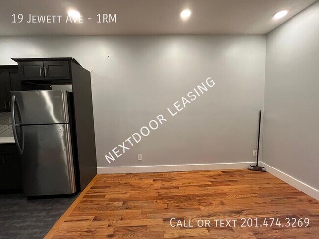 Photo - 19 Jewett Ave Unit 1RM