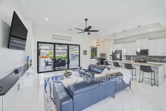 Photo - 121 NW 38th Ave