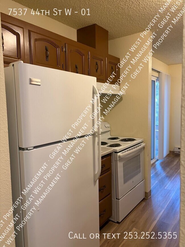7537 44th St W Unit 01