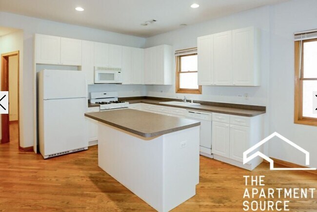 Photo - 2719 N Wayne Ave Unidad 4S