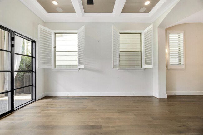 Photo - 540 W 26th St