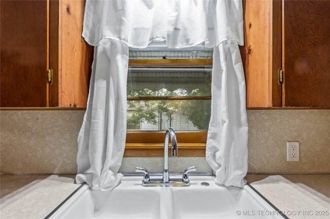 Photo - 6836 E King St