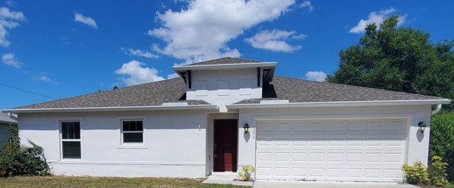 Building Photo - ***STUNNING 3/2 HOME IN PALM BAY