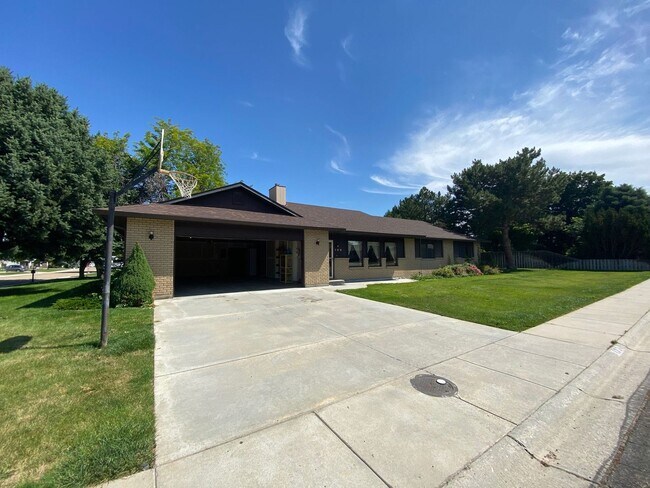 Photo - Beautiful Ranch Style Home