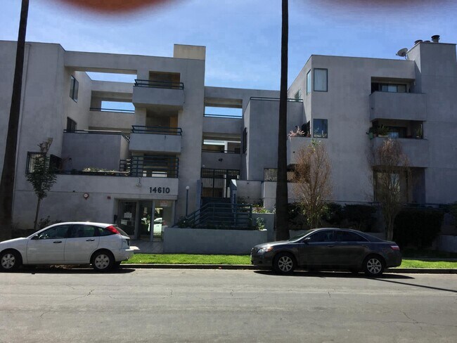 Photo - 14610 Erwin St Unidad 304