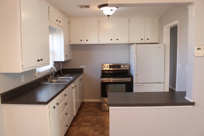 Photo - 5229 NW 47th St