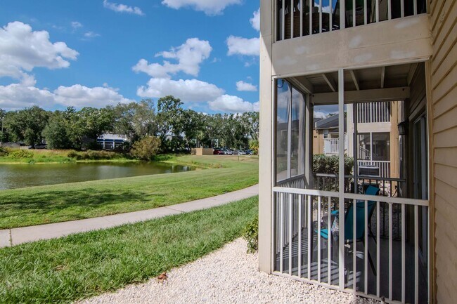 Photo - Lake Front - Ground Floor - Renovated 2 Be... Unidad 107