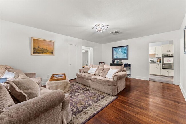 Photo - 1303 Alegria Rd