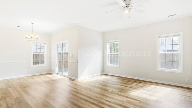Photo - 1010 Winterberry Cir